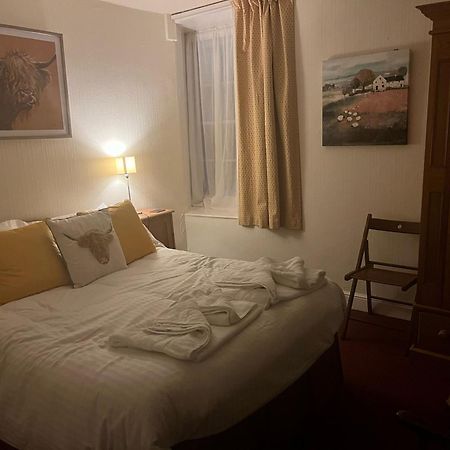 Thorverton Arms Bagian luar foto