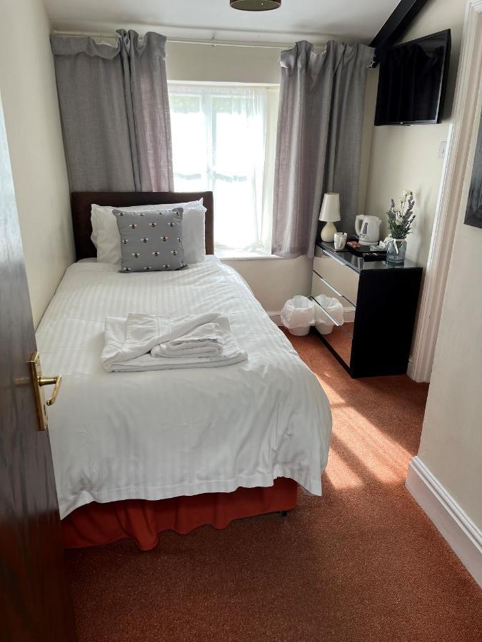Thorverton Arms Bagian luar foto