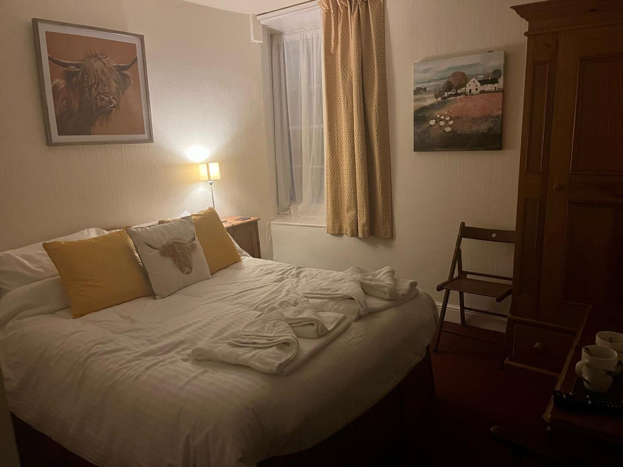 Thorverton Arms Bagian luar foto
